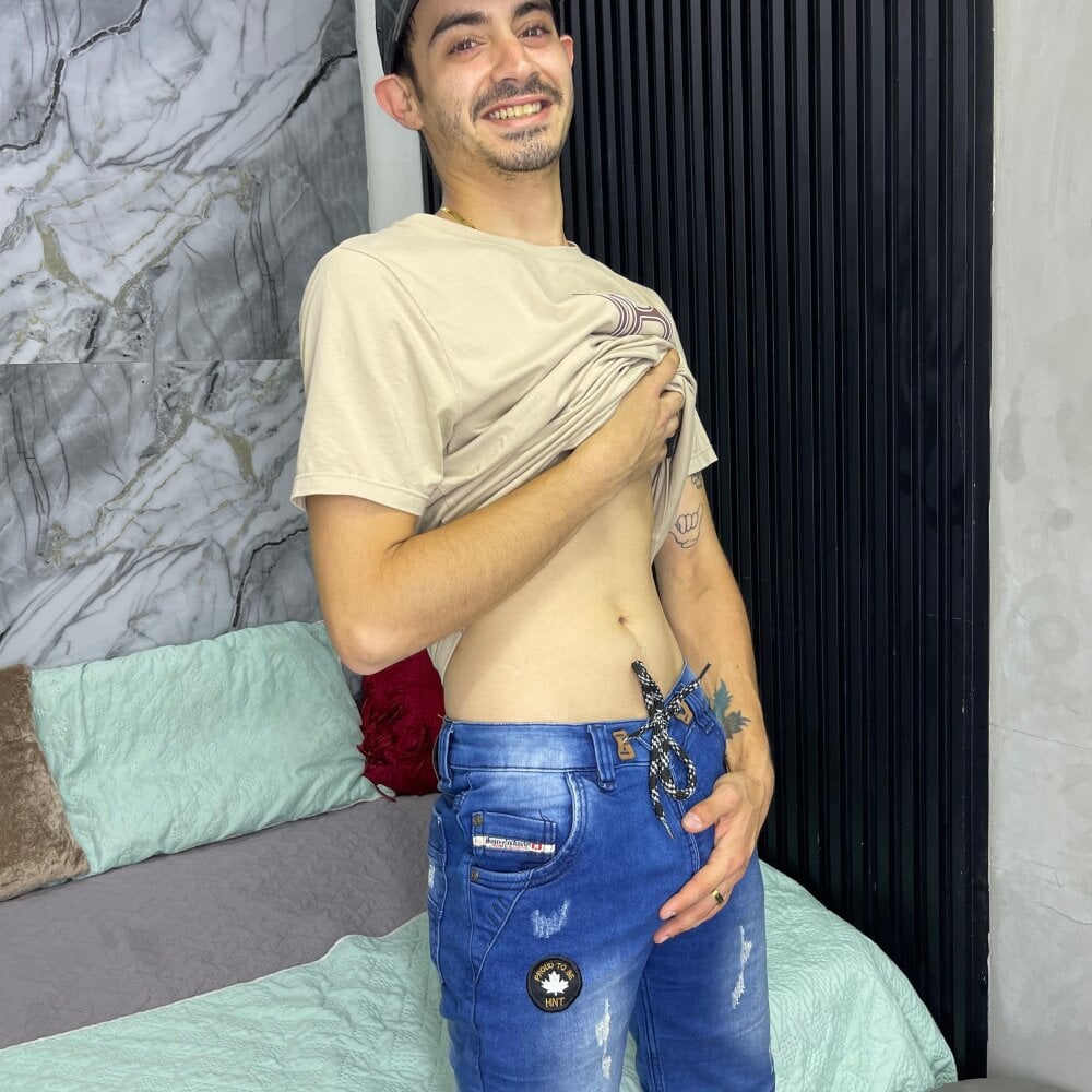 maikol_fisher from stripchat