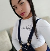 beautiful_girl3's Offline Chat Room