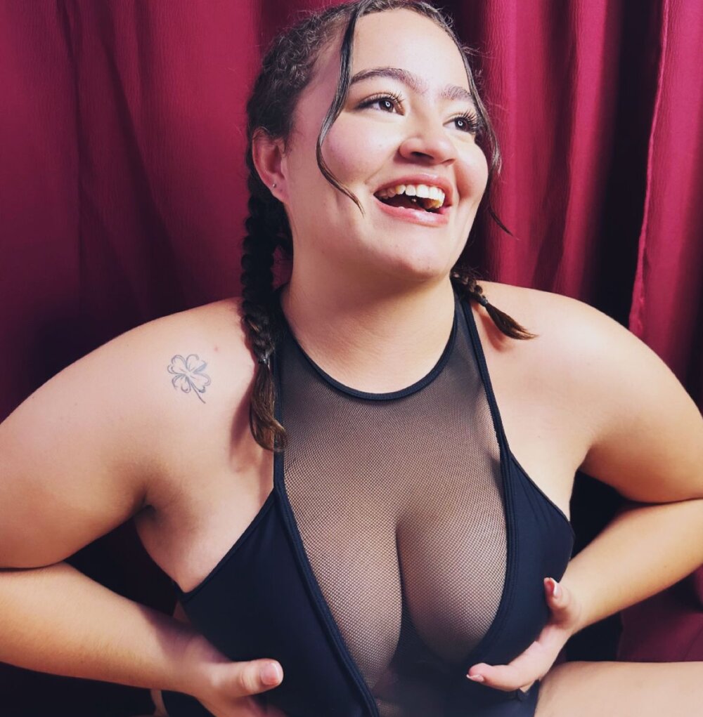 camii_lorenz from stripchat