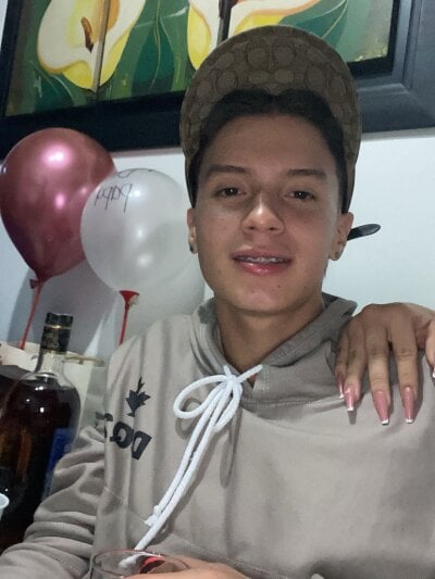 sophie_and_santiago from stripchat