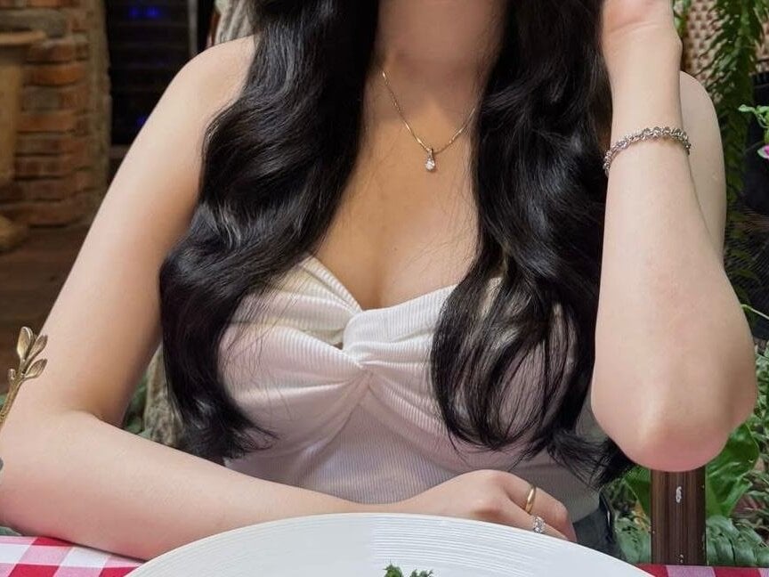 minahot from stripchat