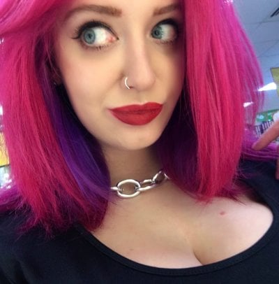pinkbow on StripChat