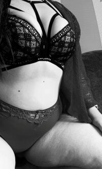 WhiteBellaX's webcam live show