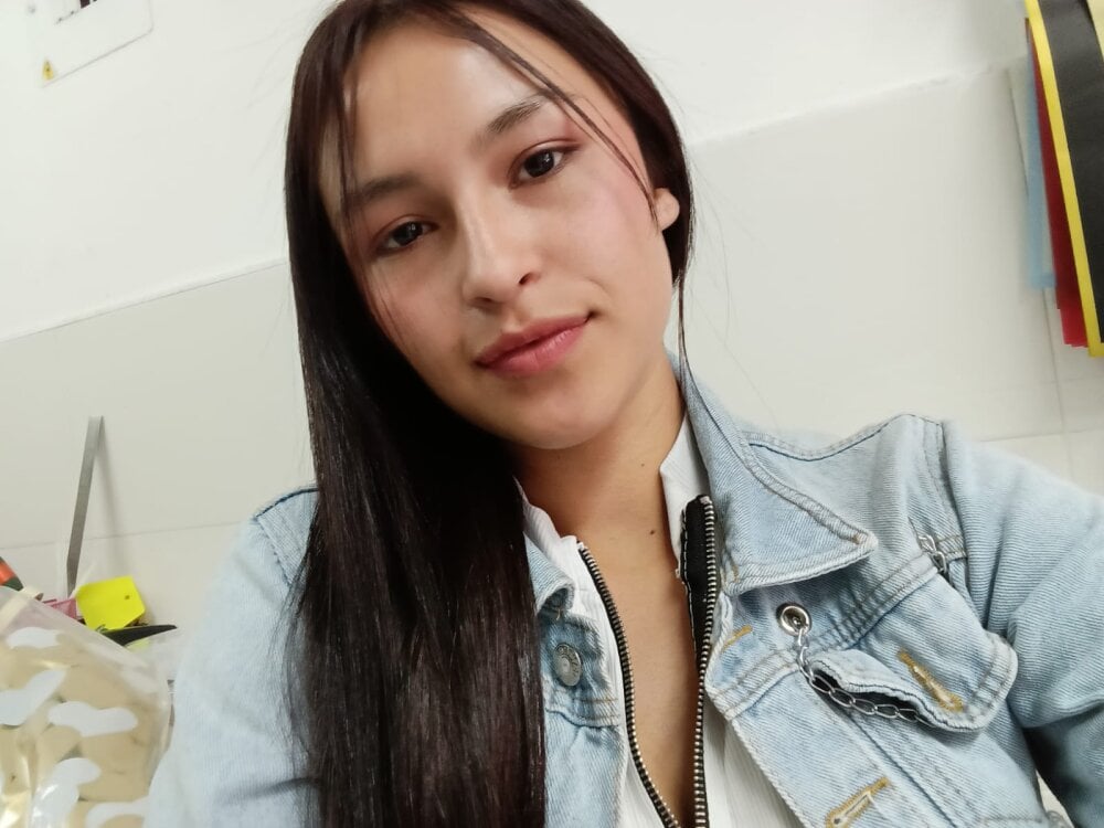 sexlivecamsites.com dalya03 livesex profile in isle-of-beatiful-women cams