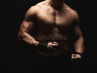 Model musclehunksanju