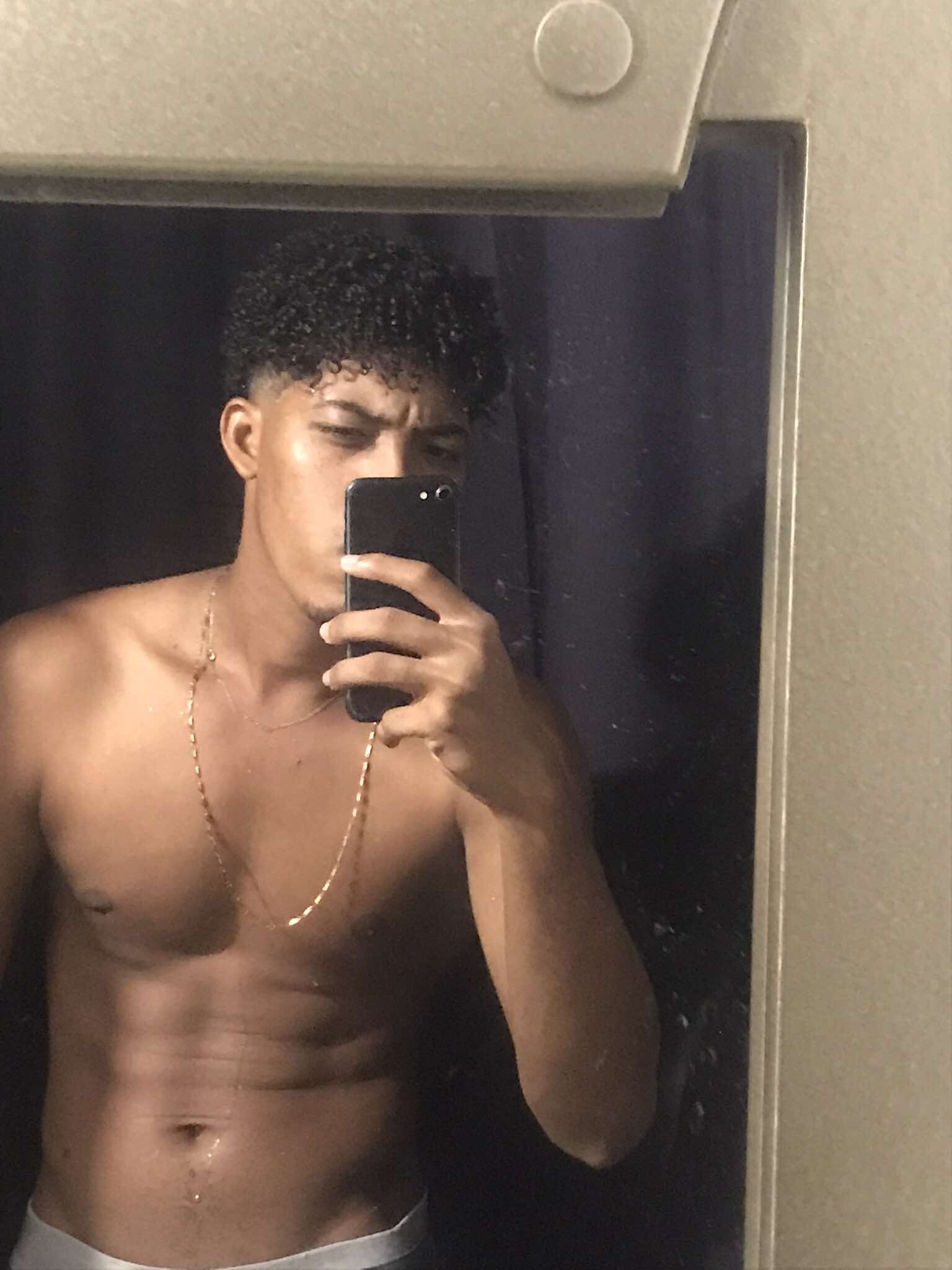 ariel_andres_bigcock24