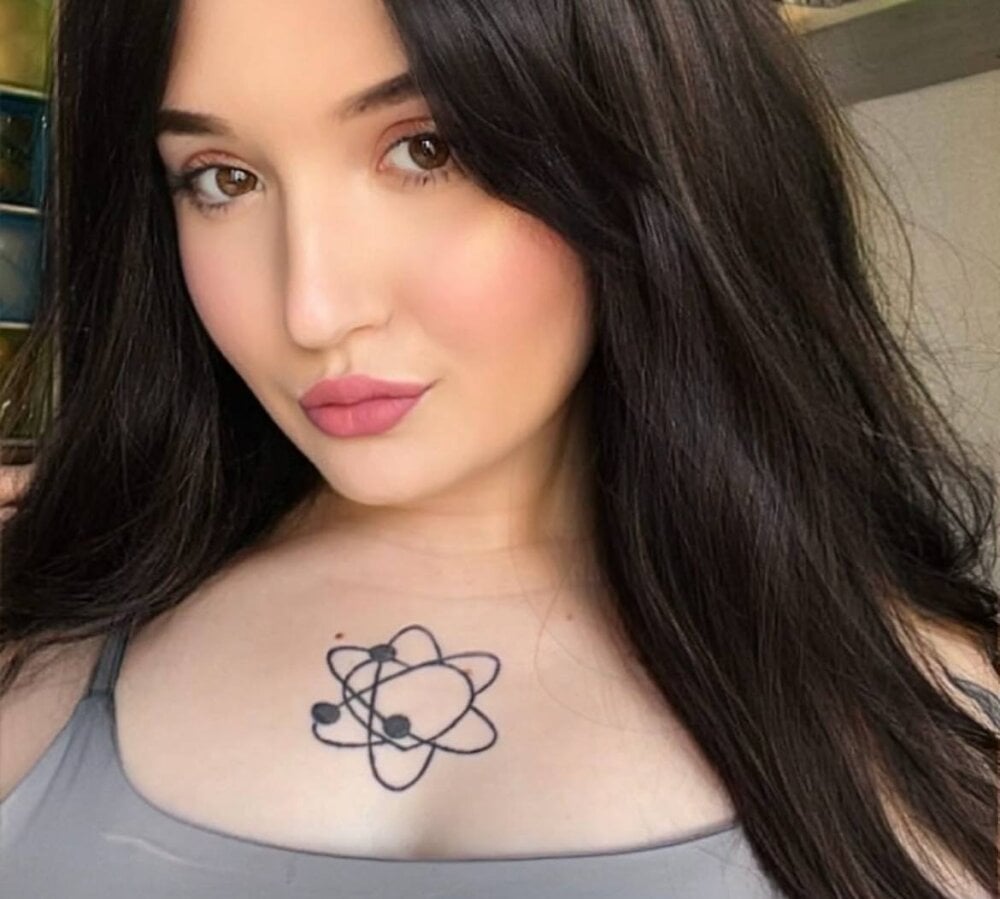 MollySoShy Chat XXX offline