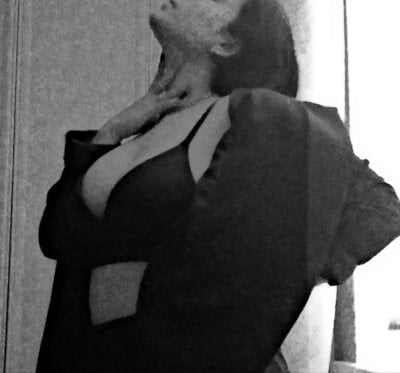 Linda_Grayy - affordable cam2cam