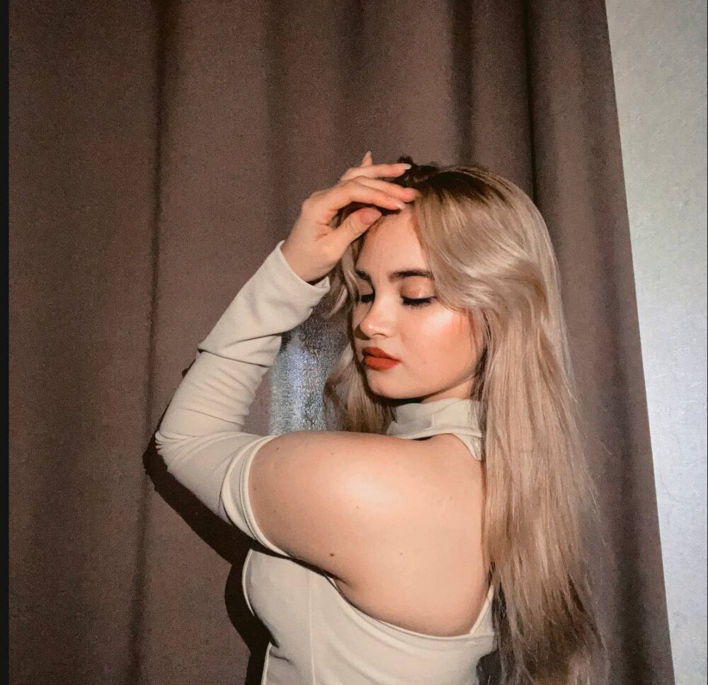 stripchat karissaboisse webcam profile pic via livesexbbwcams.com