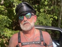 FFunKinkPigDad's Offline XXX Chat