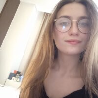 SelenaGray's Offline XXX Chat