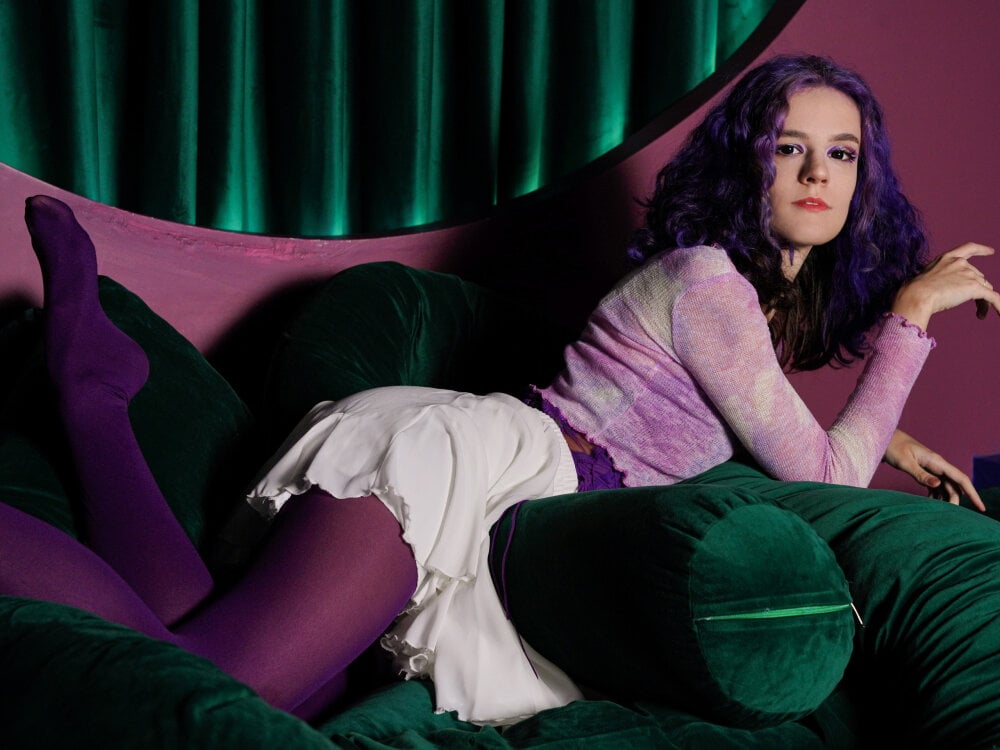 livesexr.com auralauna livesex profile in ask-me-i-might-tell cams