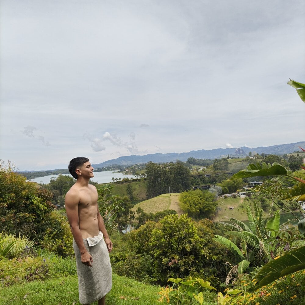 dominant_boy1's Offline XXX Chat