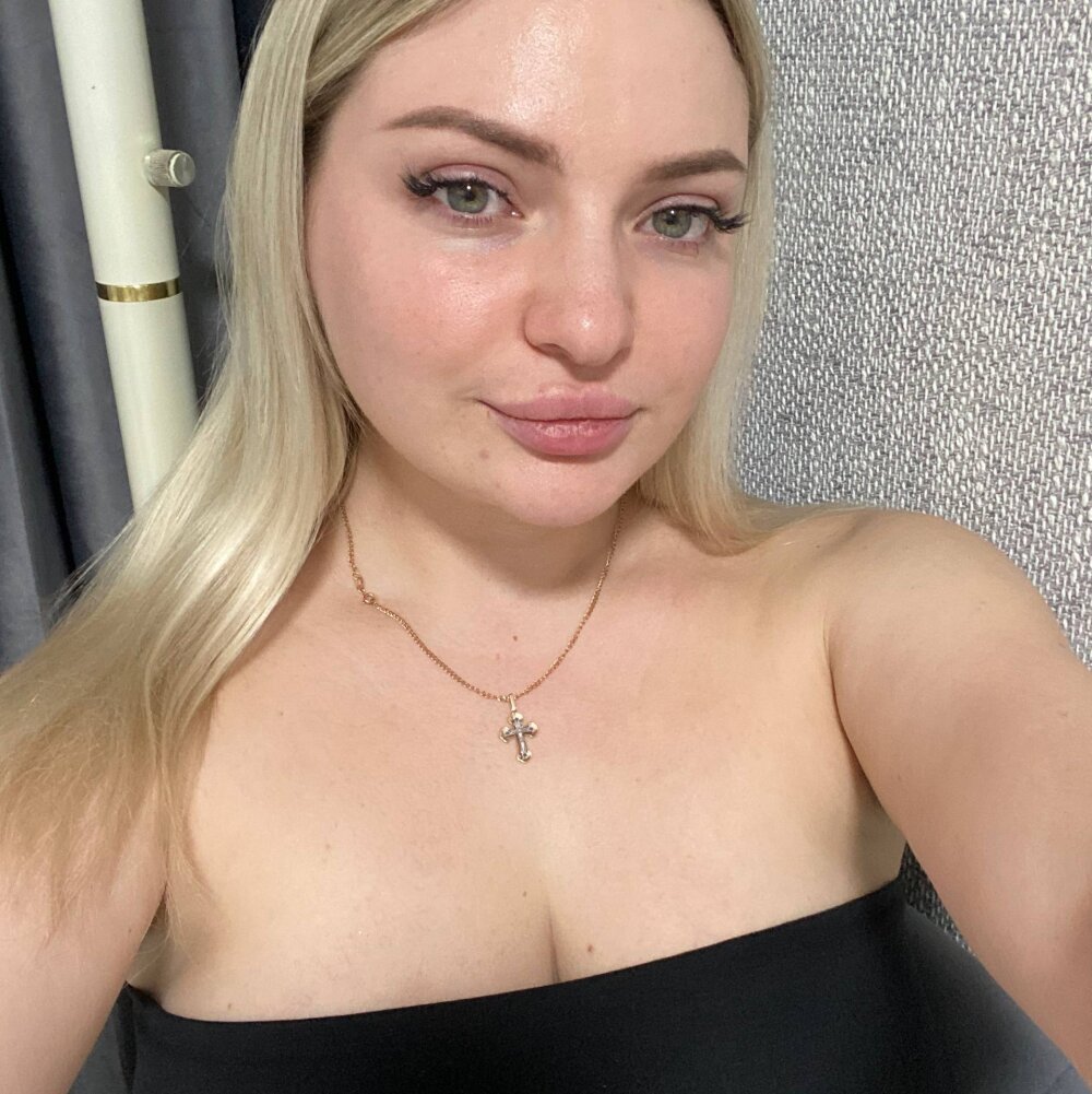 chatnmate.com velvetskies livesex profile in at-at cams