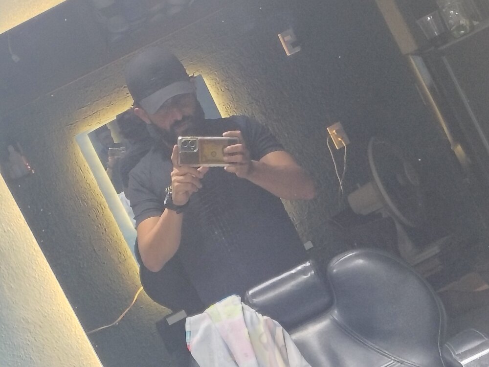 Oscarpalacios23's Offline XXX Chat