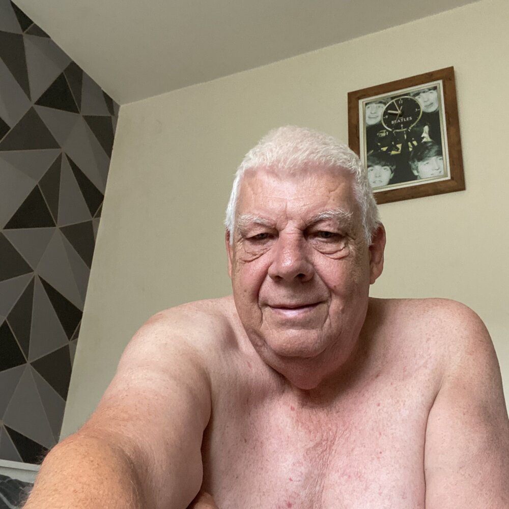 bingo1951's Offline XXX Chat