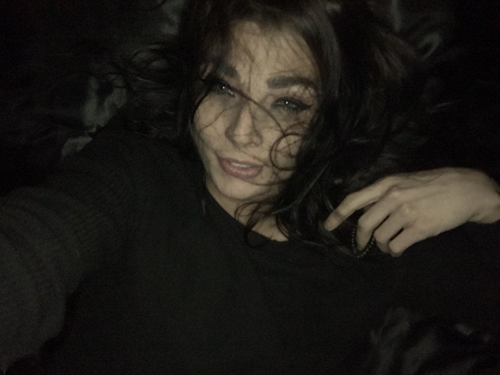 sexcam-girls.com meow4themoney livesex profile in in-the-palm-of-your-hands cams