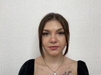 CarrieBrownn's Offline Chat Room