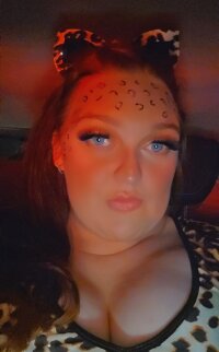 mamalicious1995's Offline Chat Room