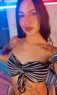 Flaca_24's Live Sex Cam Show