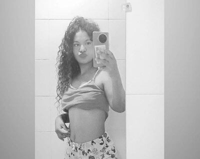 AngelPinkk_ - interactive toys young