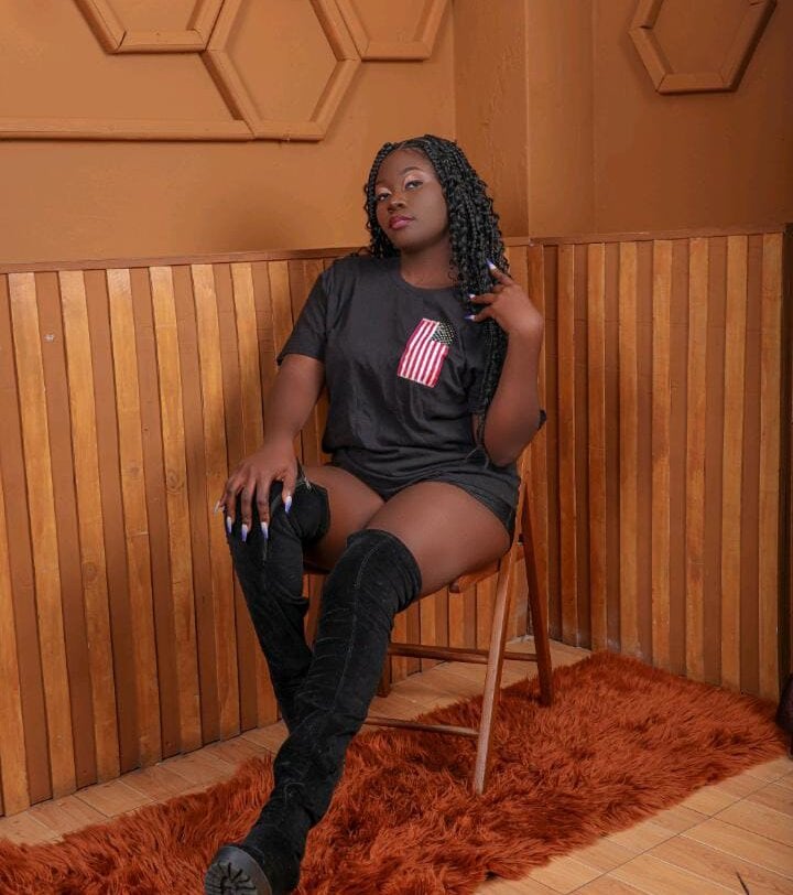 onaircams.com hotsassy-queen livesex profile in bisexual cams