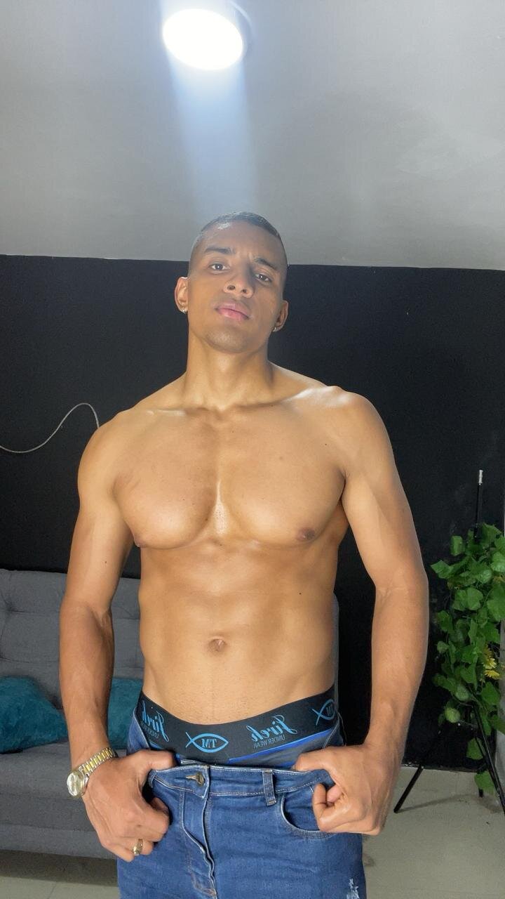CarlosNaughty4u