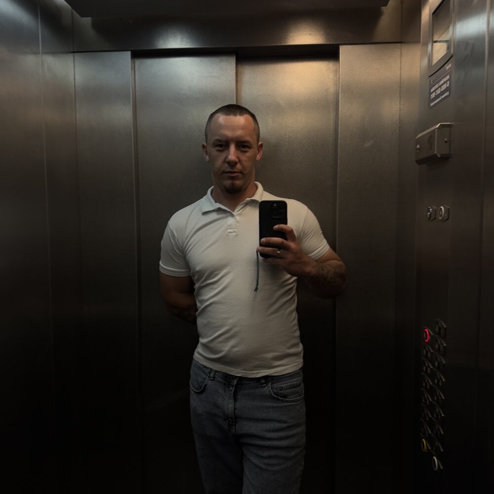 Fenix25f's Offline XXX Chat