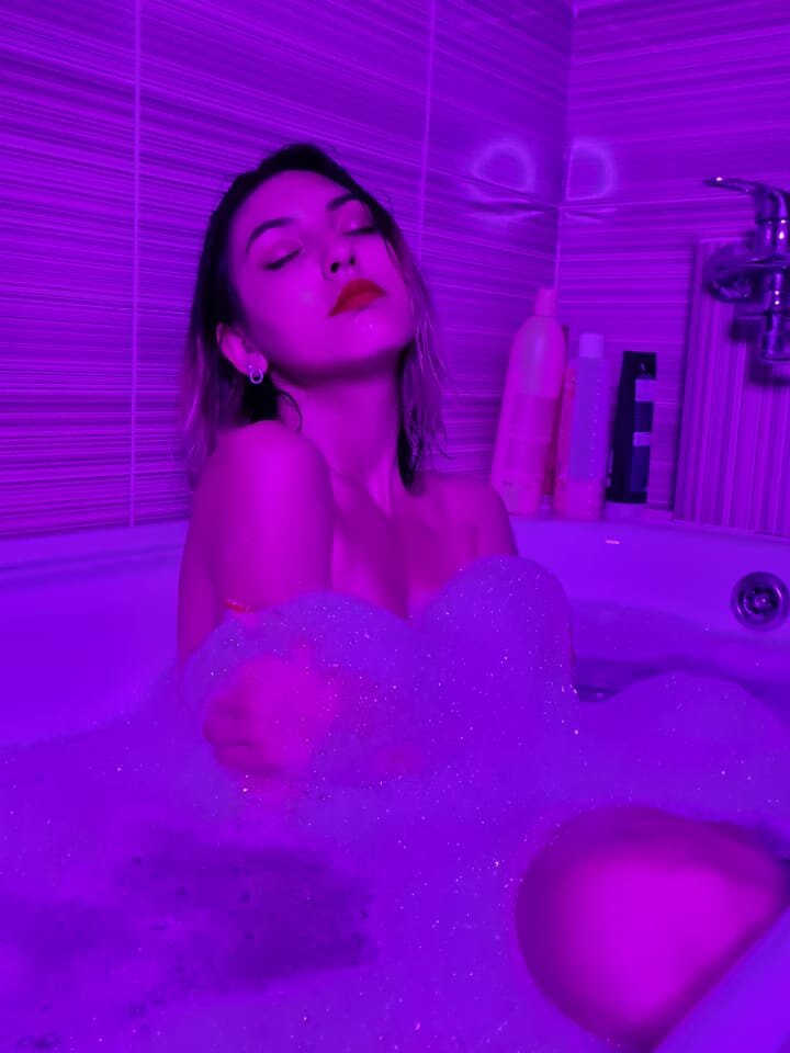 Baby_nora 🛒 live online chat
