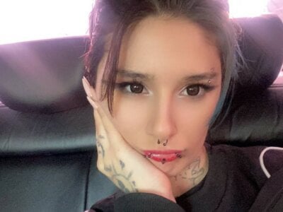 charming__snake from stripchat