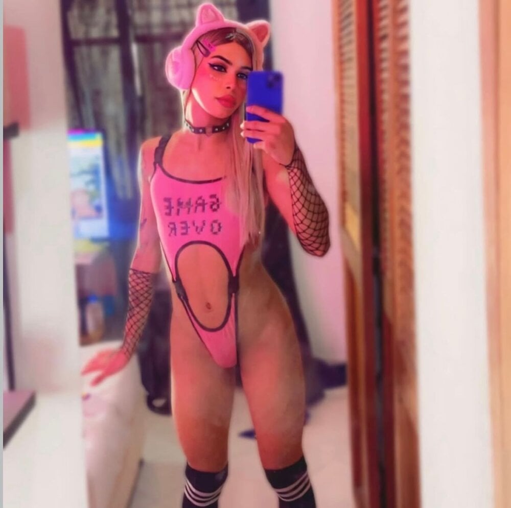 ladytslatina from stripchat