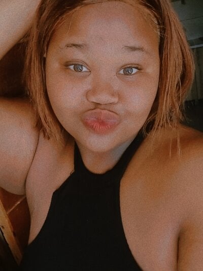 BustyBmw Live Cam on StripChat