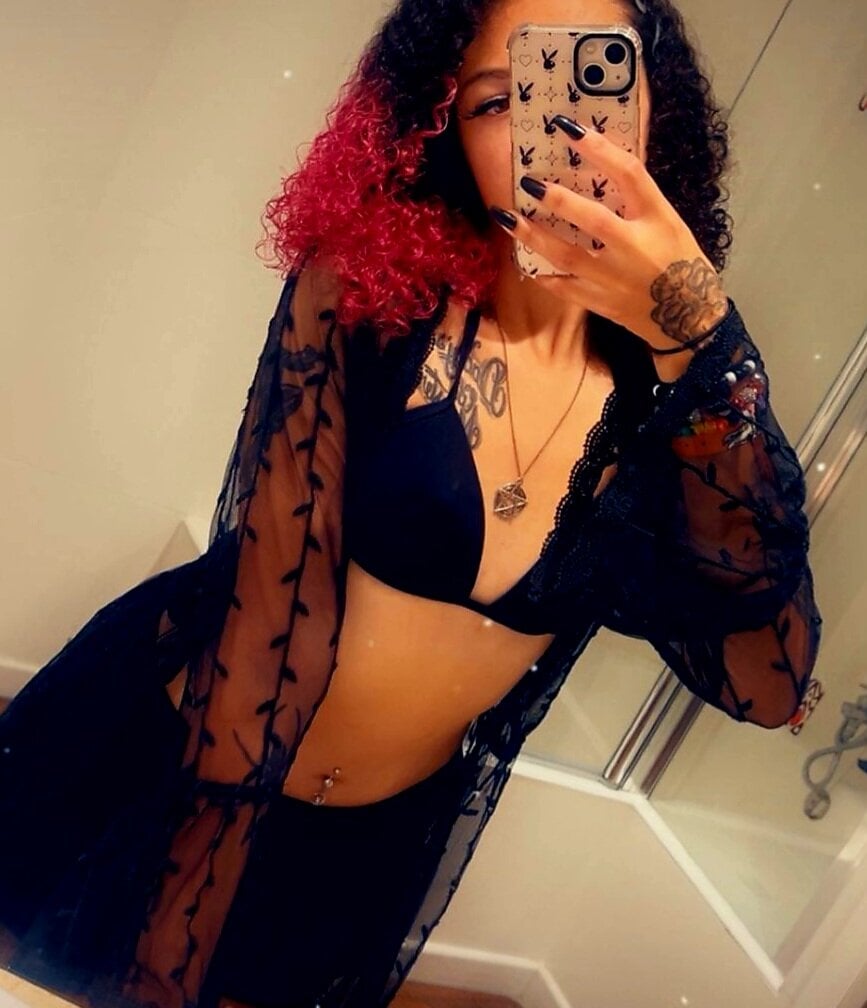 sexcam-girls.com emokitty2003 livesex profile in the-matriarchs-realm cams