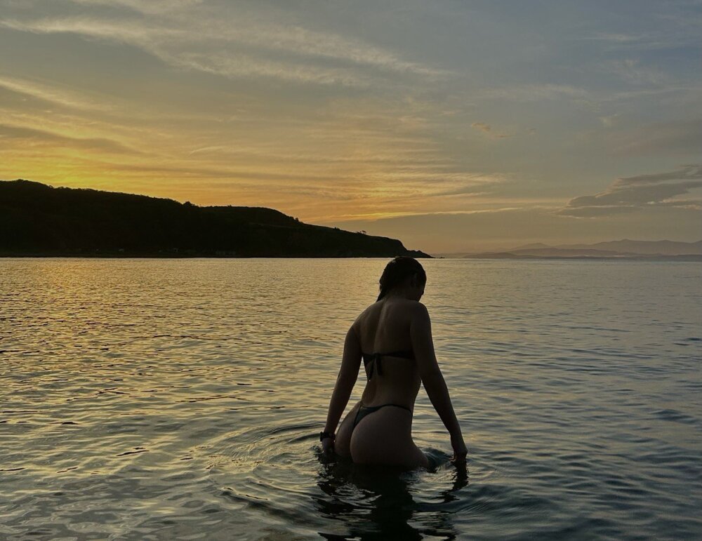 Sabrinastorm's most recent online preview