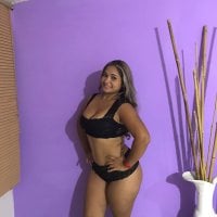 cloejones_'s Offline Chat Room