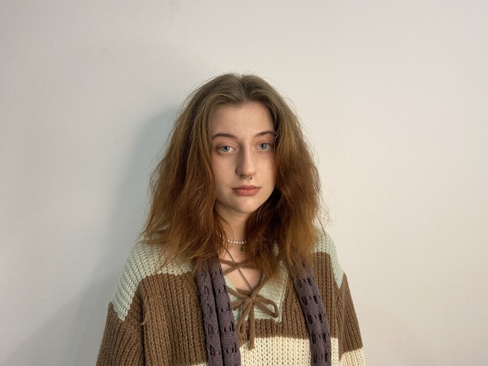 livesex.fan emmalinenasir livesex profile in curvy cams