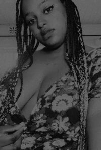 Sexybigboobsxxxxx's Offline Chat Room
