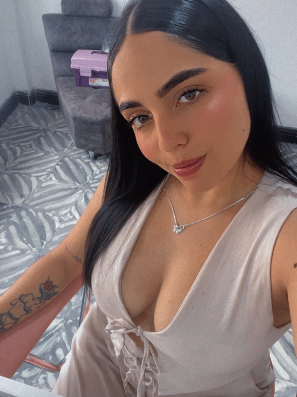 sexlivecamsites.com mialux66 livesex profile in bisexual cams