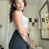 Nova_Baebee69's Offline Chat Room