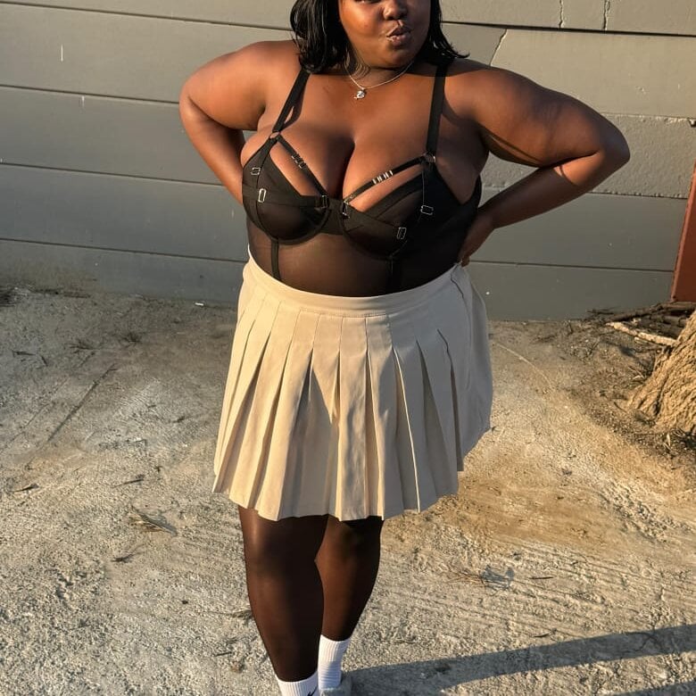 watchgirlcam.com sexybubblies96 livesex profile in magic-hut-in-forest cams