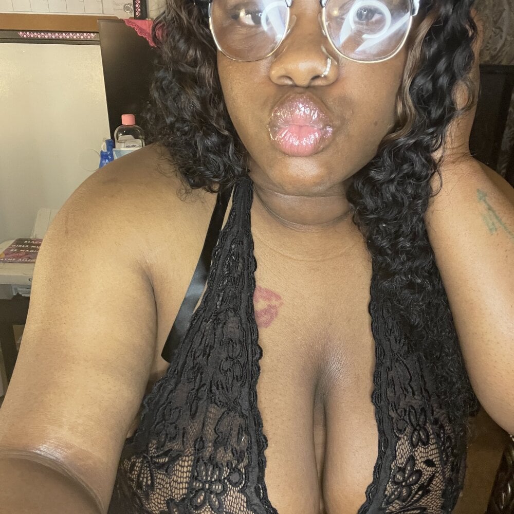 Live sex webcam photo for ButtaPecan00 #288214478