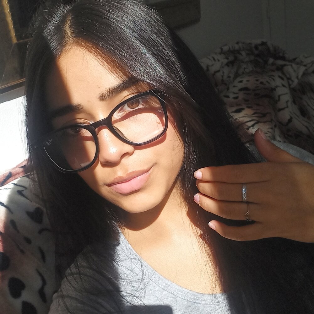 juli_hot18 profile