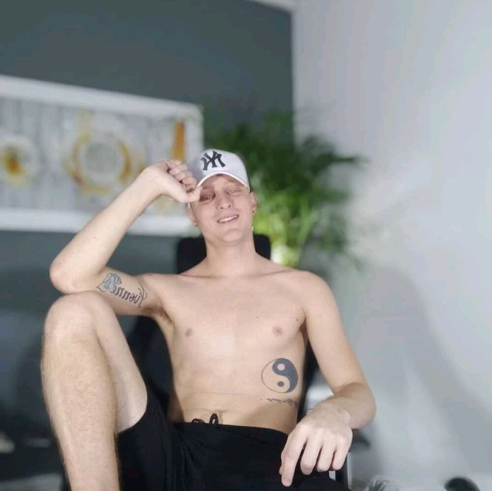 white_bigcock1 profile