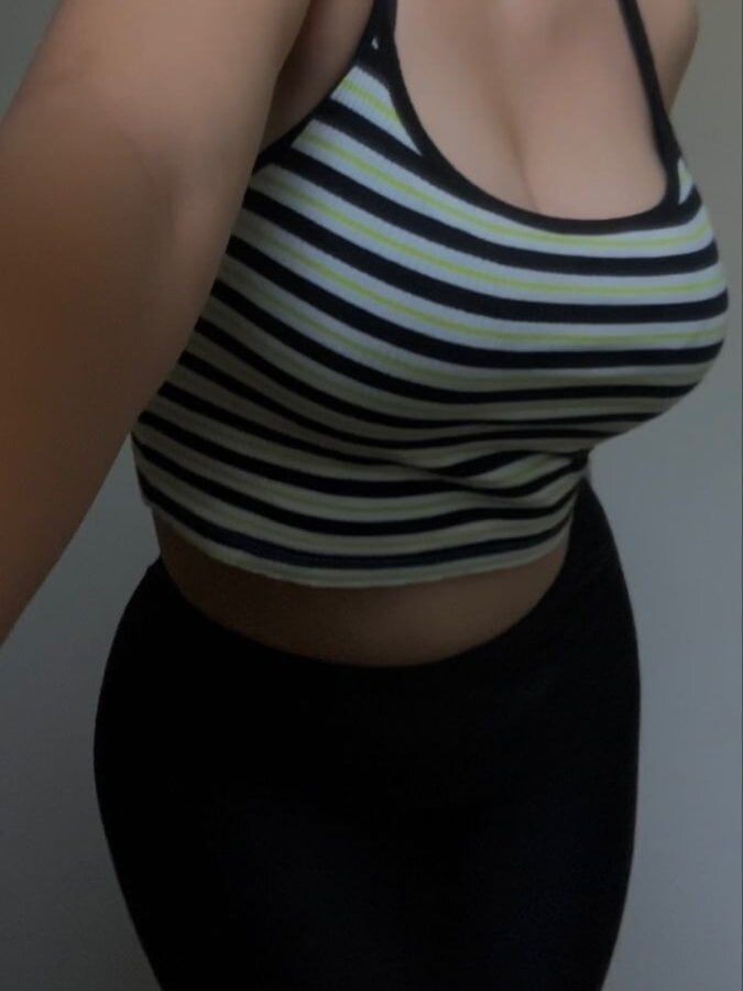 Divvya_ live cam model at StripChat