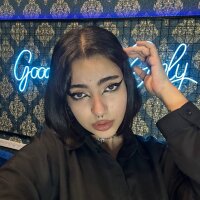 Janine_Loy's Offline Chat Room