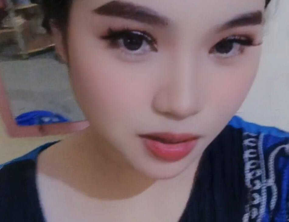 sweet_19carmella's Offline XXX Chat