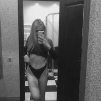 Iris_amaranta Adlı Modelin Çevrimdışı Sohbet Odası