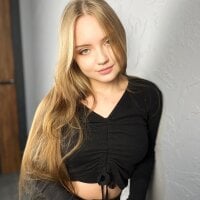 WandaYoung's Offline Chat Room