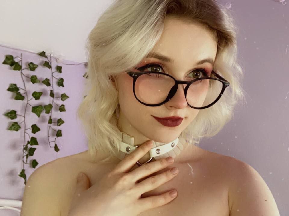 SweeteRose_ 🥋 live sex cam