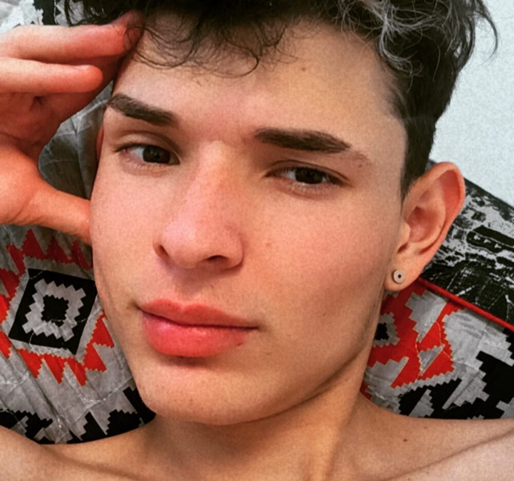 _mateo_666's Offline XXX Chat